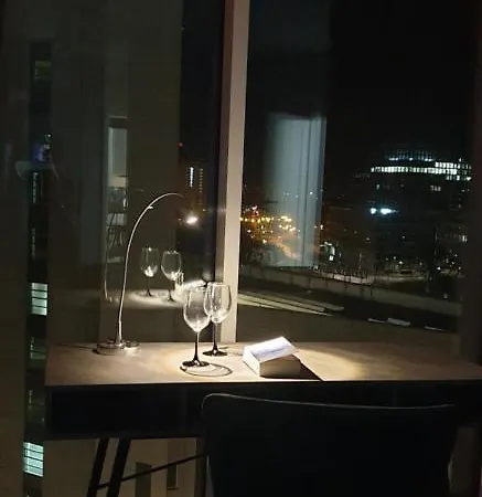 Towarowa Milionowa Dwa 39 Apartamento *